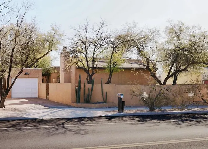 Midtown Retreat-pet Friendly
