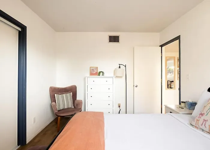 Midtown Retreat-pet Friendly